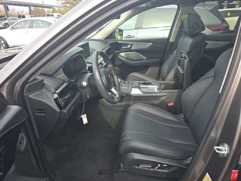 Used 2024 Acura MDX SH-AWD image 3