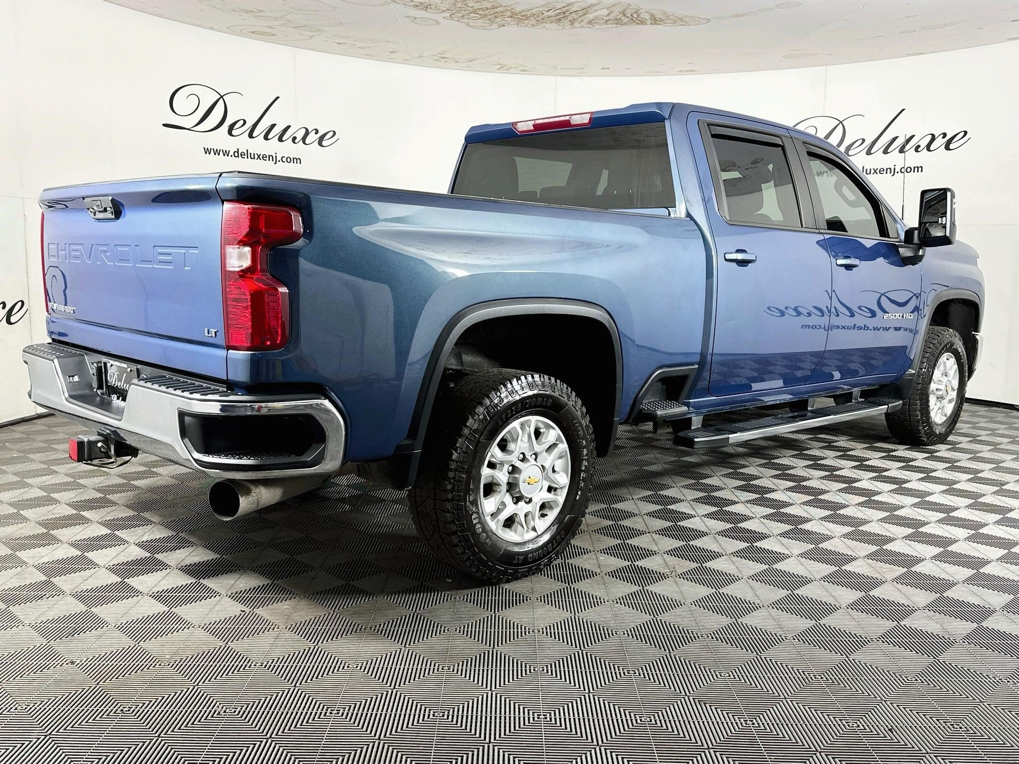 Used 2024 Chevrolet Silverado 2500 LT AWD/4WD image 6