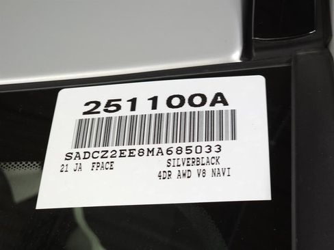 Used 2021 Jaguar F-PACE SVR image 40