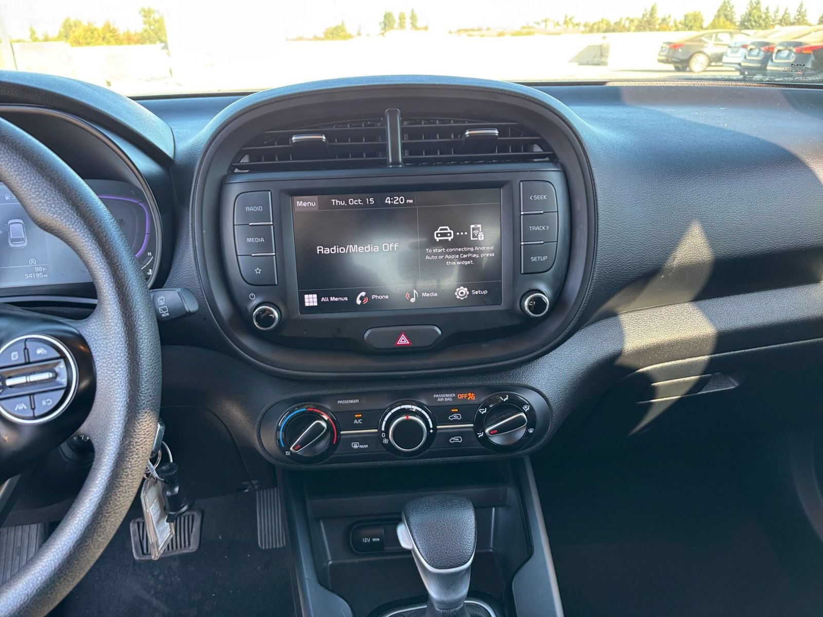 Used 2025 Kia Soul LX w/ LX Technology Package FWD image 16