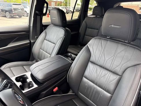 Used 2026 Buick Enclave Avenir w/ Super Cruise Package AWD/4WD image 21