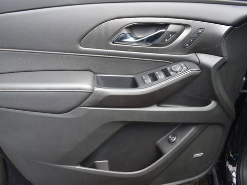 Used 2022 Chevrolet Traverse Premier w/ Redline Edition image 17