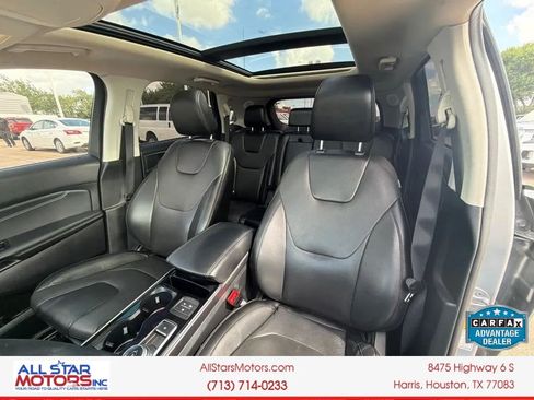 Used 2020 Ford Edge Titanium w/ Equipment Group 301A FWD image 19
