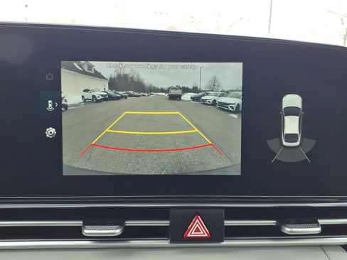 Used 2022 Hyundai Elantra Limited image 30