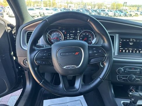 Used 2022 Dodge Charger SXT RWD image 14