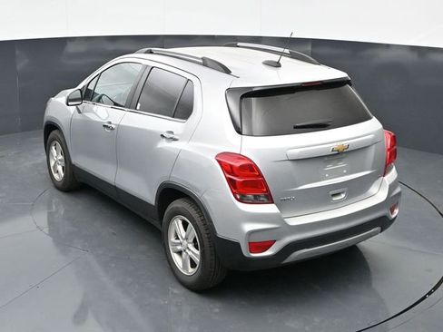 Used 2020 Chevrolet Trax LT w/ LT Convenience Package FWD image 13