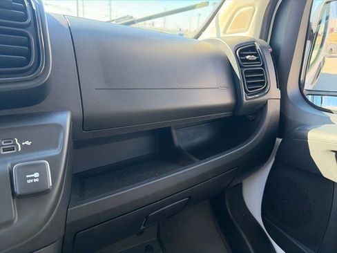 Used 2024 RAM ProMaster 2500 image 36