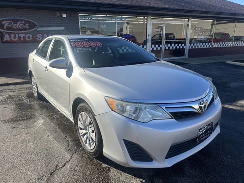 Used 2012 Toyota Camry LE image 2