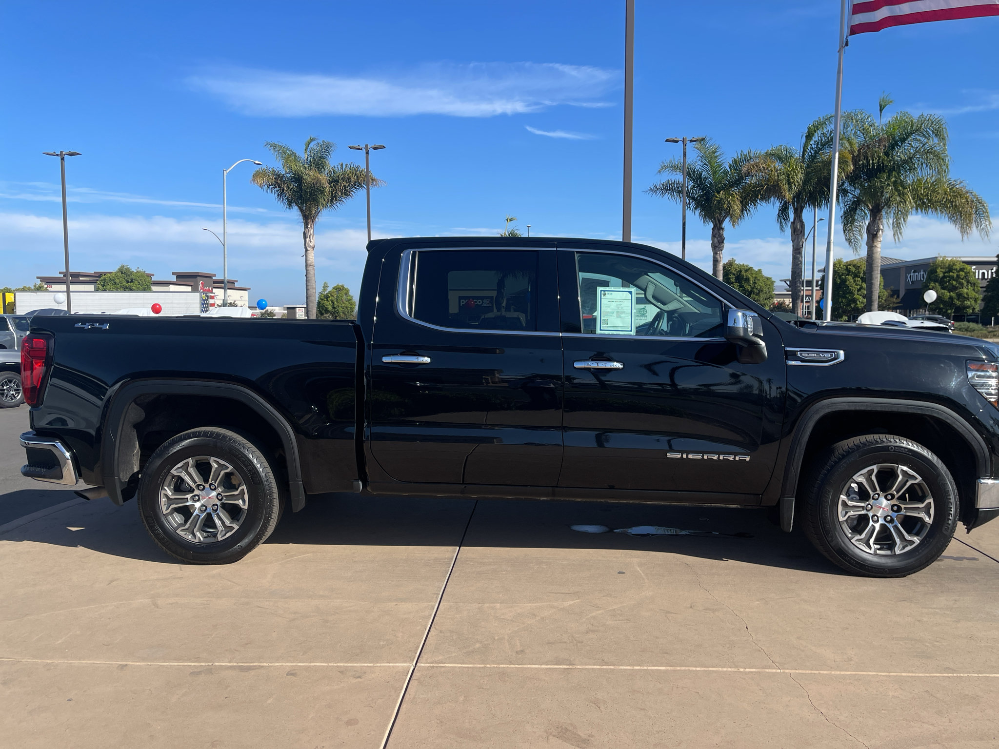 Used 2025 GMC Sierra 1500 SLT AWD/4WD image 16