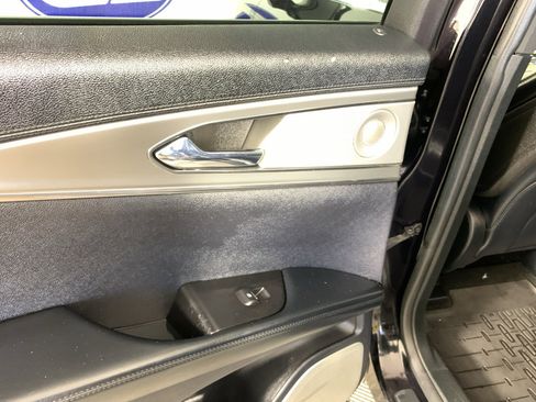 Used 2020 Lincoln Nautilus Reserve w/ Equipment Group 202A image 32