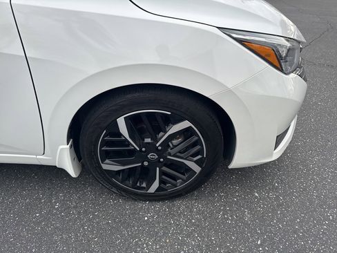 Used 2023 Nissan Versa SR w/ Trunk Package image 20