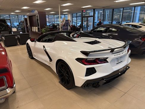 Used 2025 Chevrolet Corvette Stingray Premium Conv w/ Z51 Performance Package image 6