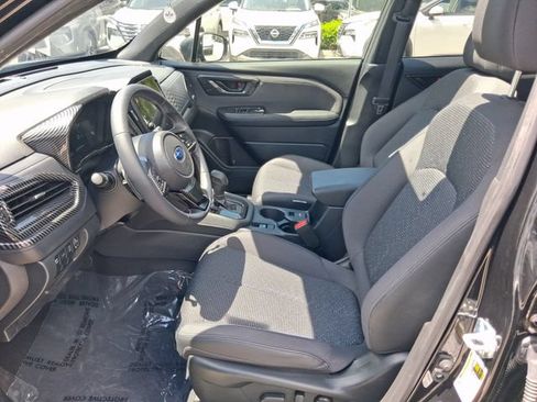 Used 2025 Subaru Forester Premium AWD/4WD image 12