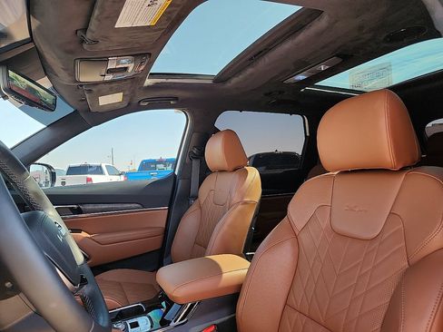 Used 2025 Kia Telluride SX Prestige X-Pro AWD/4WD image 8