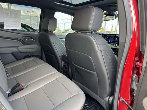 Used 2026 Chevrolet Colorado ZR2 w/ Technology Package image 24