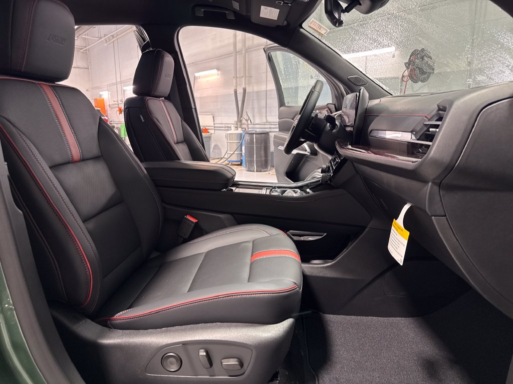 New 2027 Chevrolet Traverse RS AWD/4WD image 30