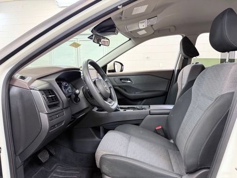 Used 2023 Nissan Rogue SV AWD/4WD image 14