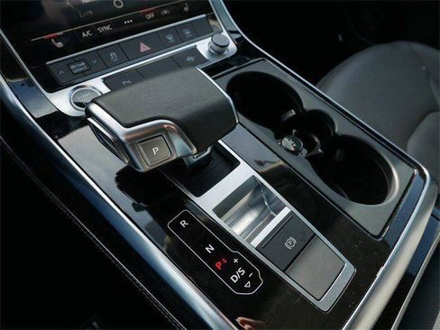 Used 2025 Audi Q7 3.0T Premium Plus AWD/4WD image 22