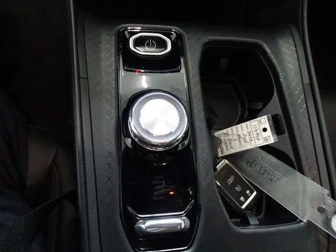 Used 2024 Jeep Wagoneer Launch Edition AWD/4WD image 12