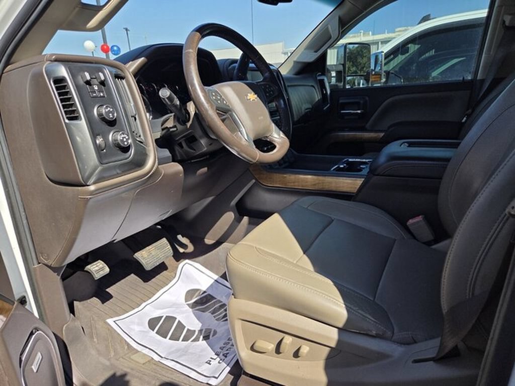 Used 2019 Chevrolet Silverado 2500 LTZ w/ Duramax Plus Package AWD/4WD image 5