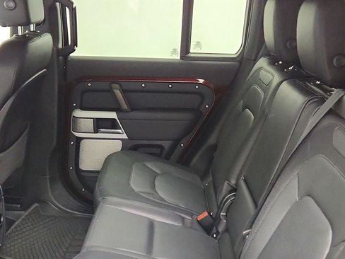 Used 2024 Land Rover Defender 130 X-Dynamic SE AWD/4WD image 22