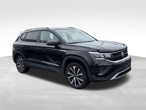 Used 2022 Volkswagen Taos SE AWD/4WD image 2