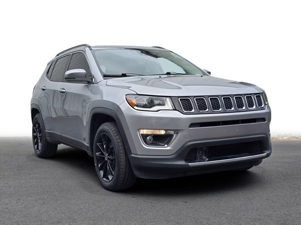 Used 2018 Jeep Compass Limited w/ Navigation Group FWD image 1