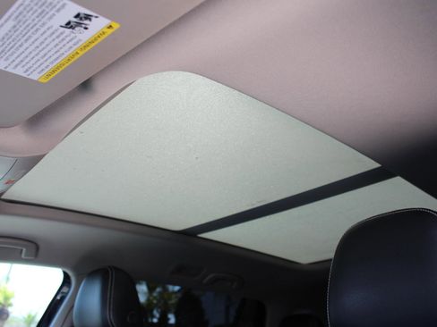 Used 2022 Volkswagen Atlas SEL image 30