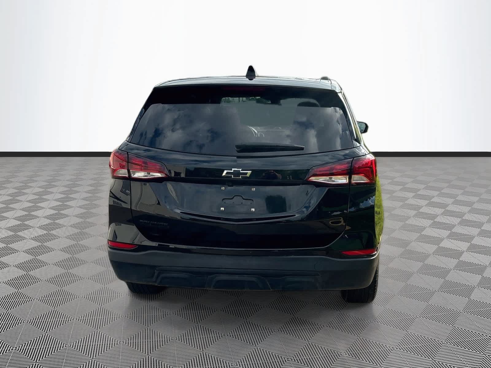 Used 2024 Chevrolet Equinox LS w/ LS Convenience Package AWD/4WD image 6