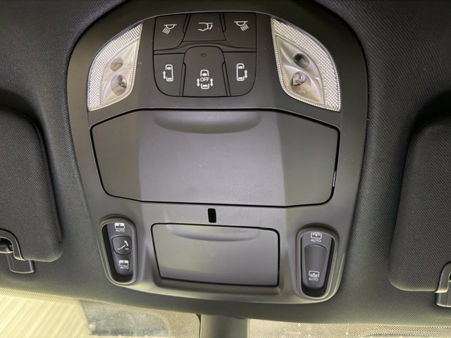 Used 2025 Chrysler Pacifica Limited AWD/4WD image 49