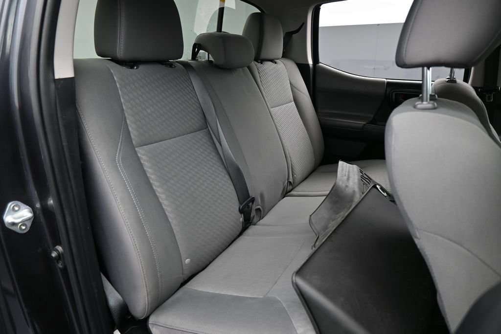 Used 2022 Toyota Tacoma SR5 w/ Technology Package RWD image 44
