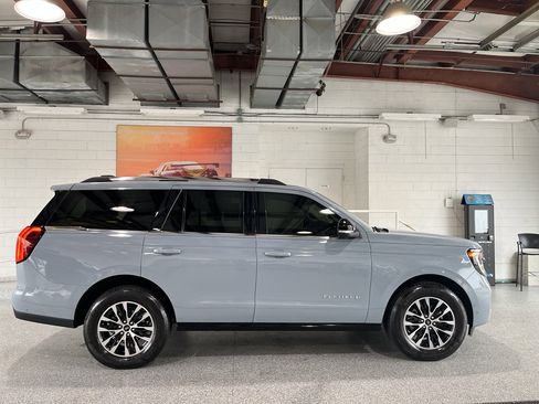 Used 2025 Ford Expedition Platinum image 15