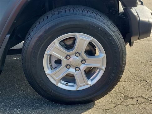 Certified 2019 Jeep Wrangler Unlimited Sport S image 5