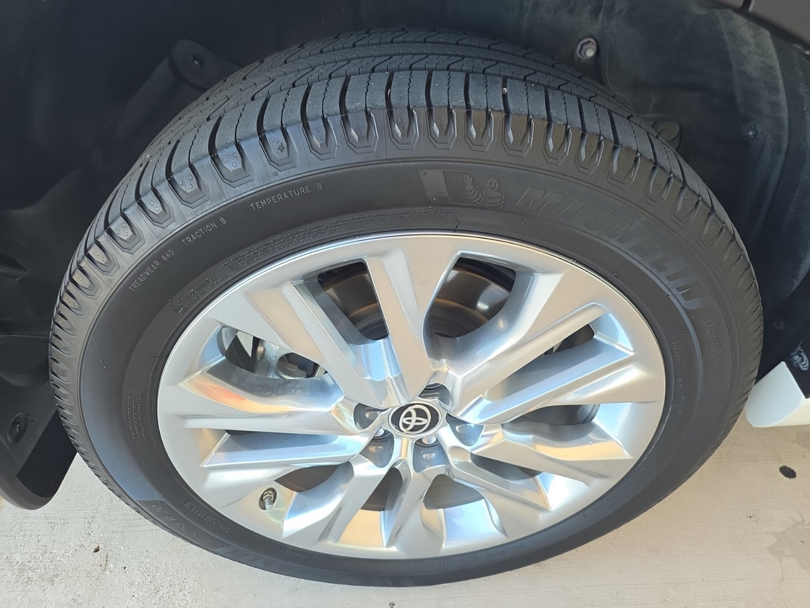 Used 2021 Toyota Highlander Limited FWD image 22