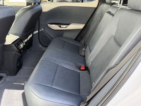 Used 2023 Lexus RZ 450e Premium image 33