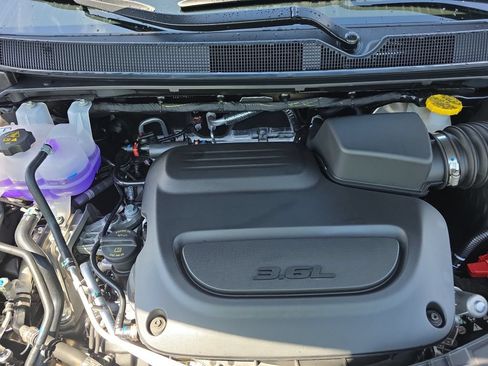 New 2027 Chrysler Pacifica Select AWD/4WD image 25