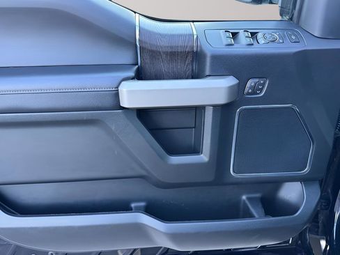 Used 2021 Ford F250 Lariat w/ Lariat Ultimate Package AWD/4WD image 30