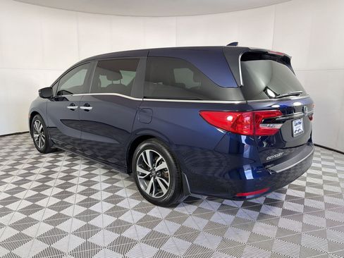 Certified 2023 Honda Odyssey Touring image 3
