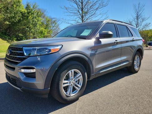 Used 2022 Ford Explorer XLT w/ Equipment Group 202A AWD/4WD image 1