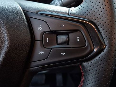 Used 2024 Chevrolet Trax RS w/ Sunroof Package image 23