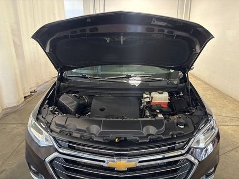 Used 2020 Chevrolet Traverse LT w/ Driver Confidence II Package AWD/4WD image 8