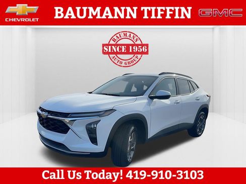 Used 2025 Chevrolet Trax LT image 13