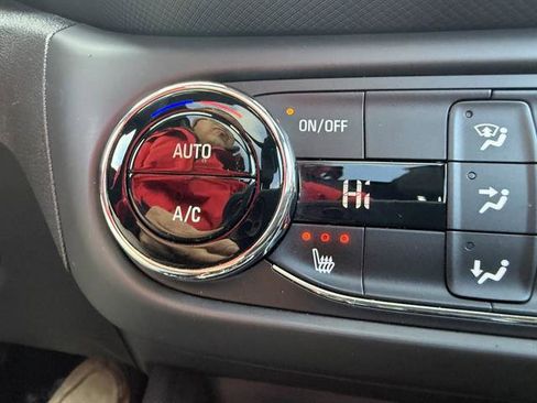 Used 2023 Chevrolet TrailBlazer RS w/ Sun and Liftgate Package image 44