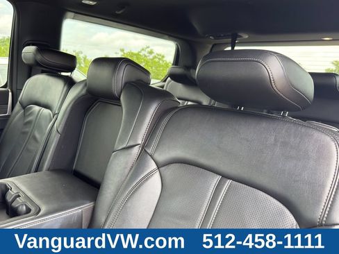 Used 2024 Jeep Wagoneer Series II w/ Flexible Seating Group RWD image 31