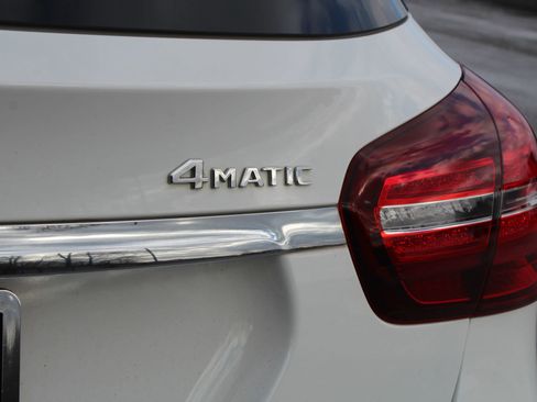 Used 2019 Mercedes-Benz GLA 250 4MATIC image 46