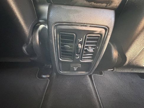 Used 2013 Jeep Grand Cherokee Laredo AWD/4WD image 15
