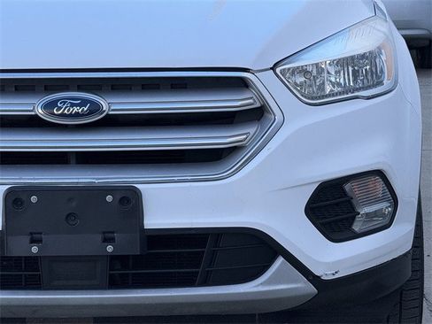 Used 2019 Ford Escape SE image 9