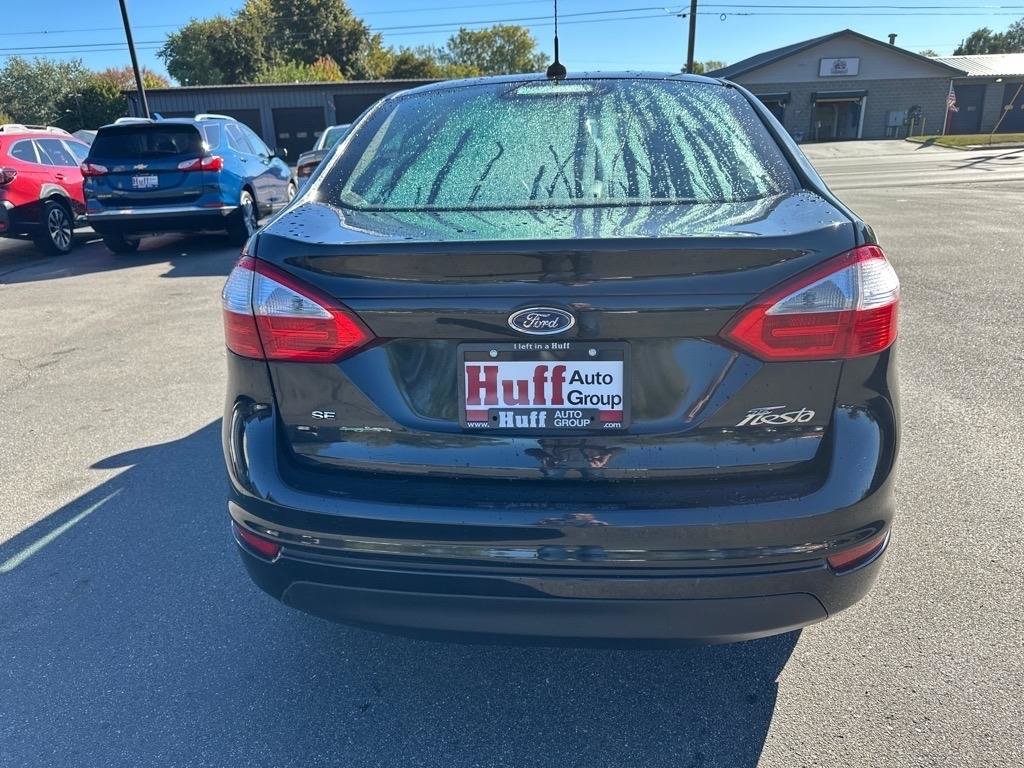 Used 2014 Ford Fiesta SE FWD image 3