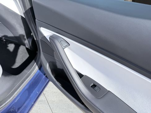 Used 2021 Tesla Model 3 Standard Range Plus image 36