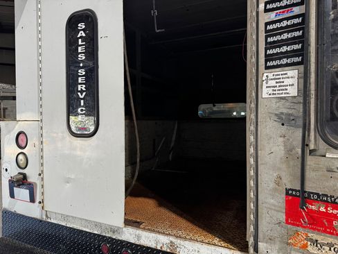 Used 2004 GMC Sierra 3500 W/T image 15